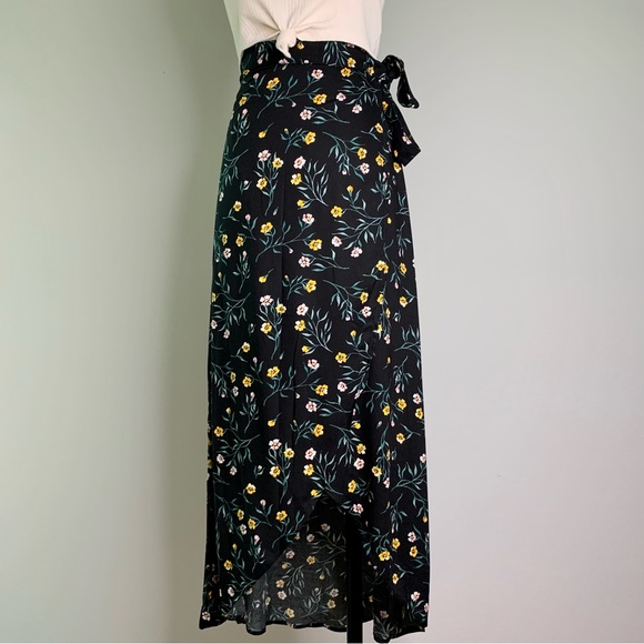 H&M Floral Wrap High-Low Midi Skirt - Picture 3 of 13